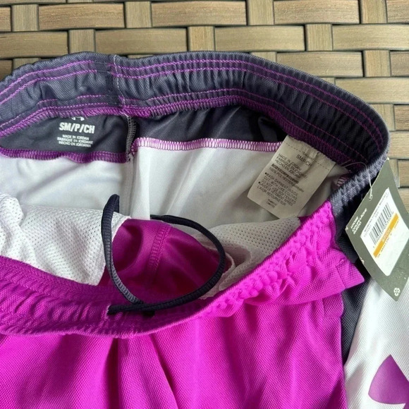 Under Armour NWT Women's Baseline 6.75'' Basketball Shorts Size Small Pink White - Picture 5 of 5